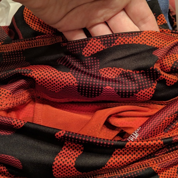 Wild Fable red camo print highrise leggings - Picture 5 of 5